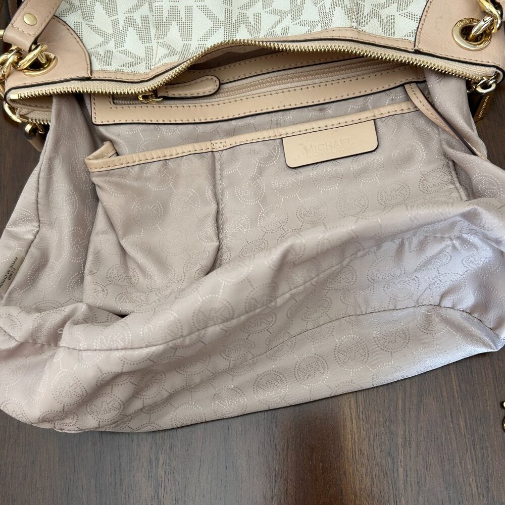 Michael Kors Shoulder Bag - Picture 14 of 16